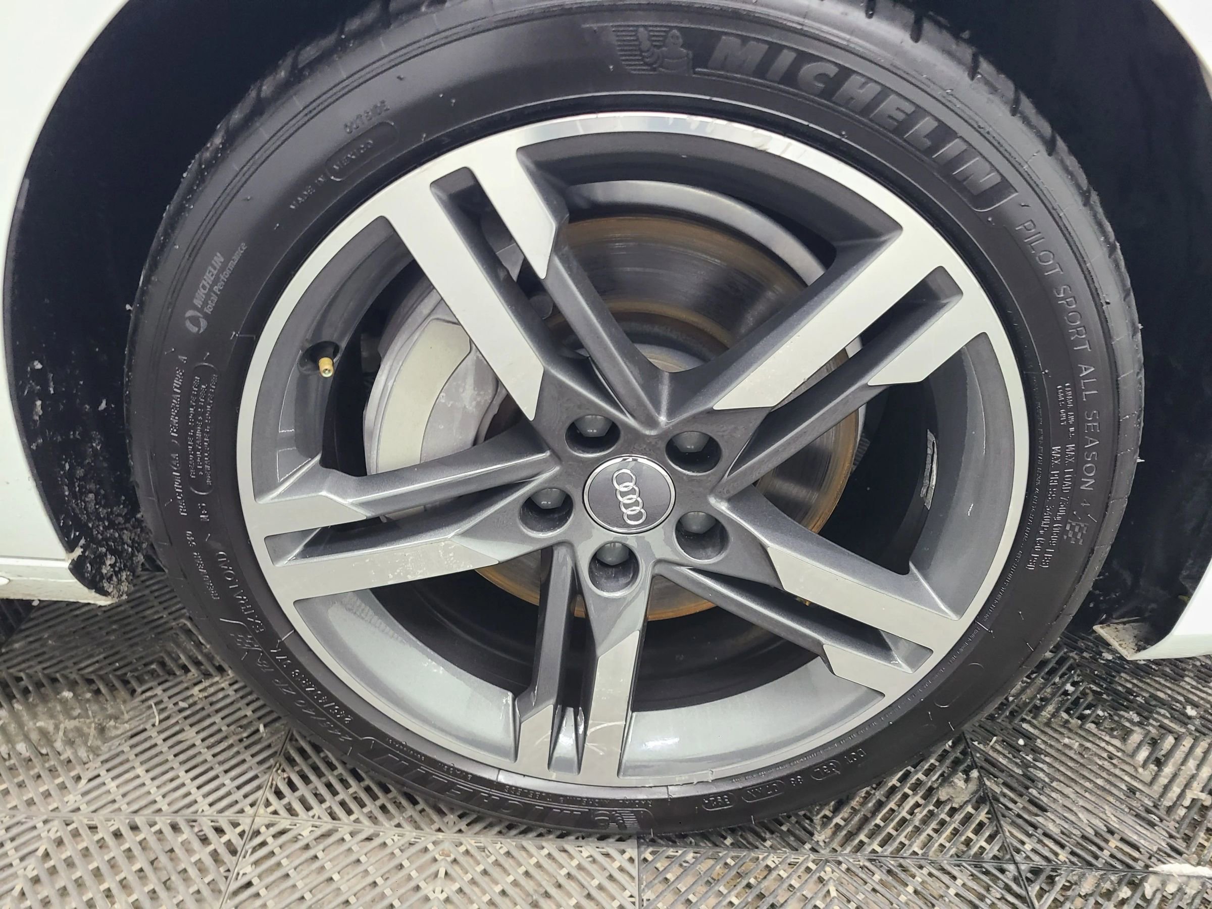 Used 2017 Audi A4 2.0T Premium Plus w/ Premium Plus Package image 14