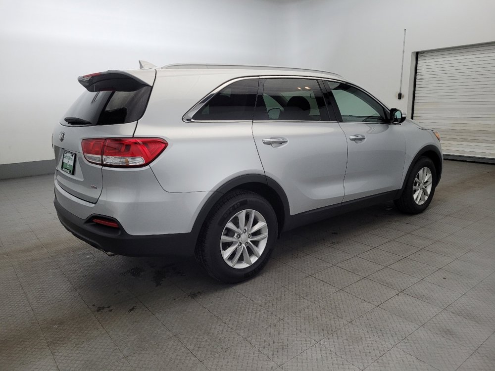 Used 2018 Kia Sorento LX image 10