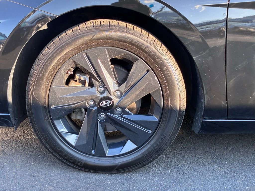 Used 2022 Hyundai Elantra Blue w/ Preferred Accessory Package image 44