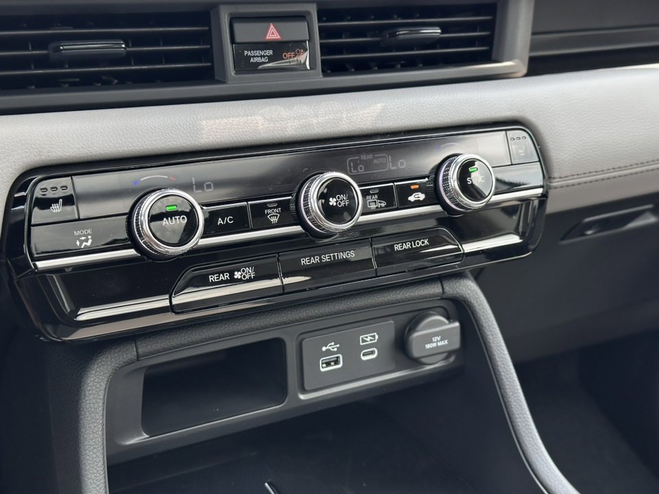 New 2025 Honda Pilot Touring image 30