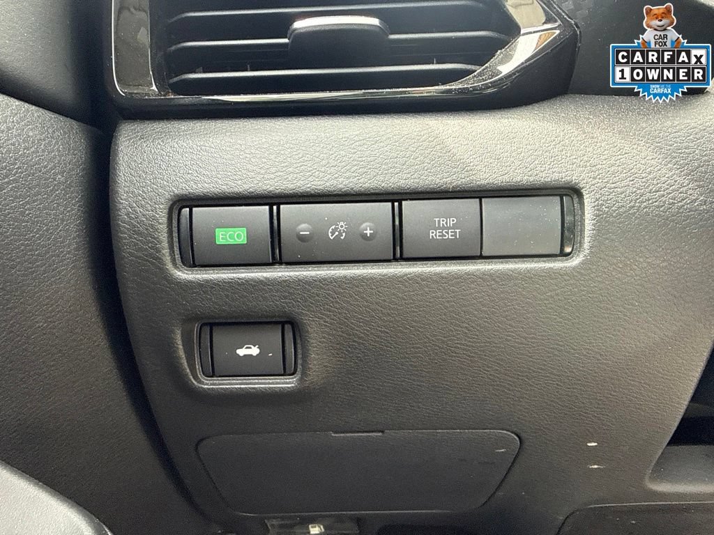 Used 2025 Nissan Sentra SV FWD image 11