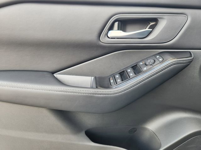 New 2026 Nissan Rogue SV image 17