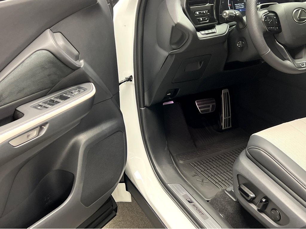 New 2026 Lexus TX 500h AWD w/ Technology Package image 8