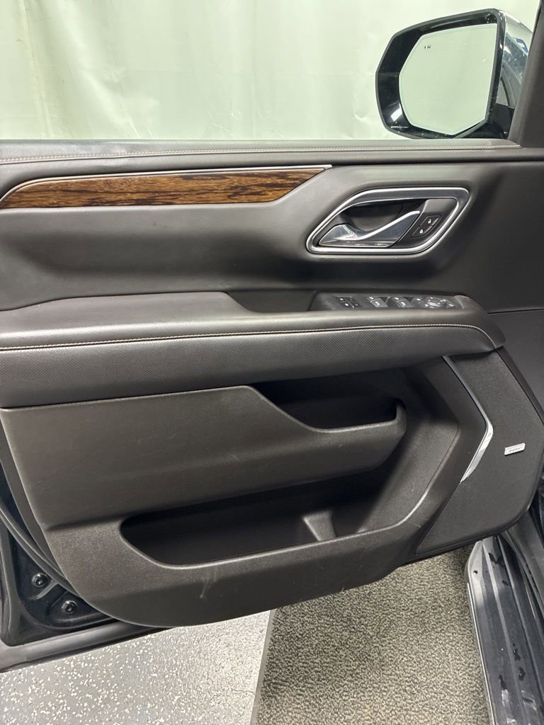 Used 2021 Chevrolet Tahoe Premier w/ Premium Package image 14