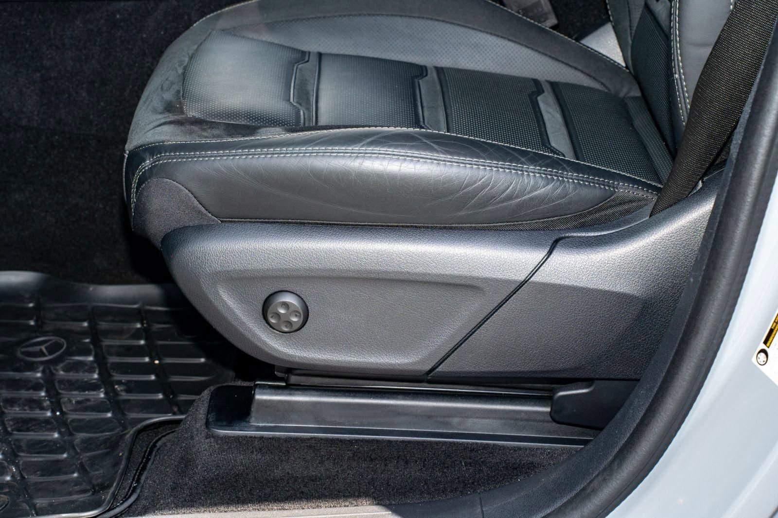 Used 2024 Mercedes-Benz GLE 53 AMG 4MATIC image 30