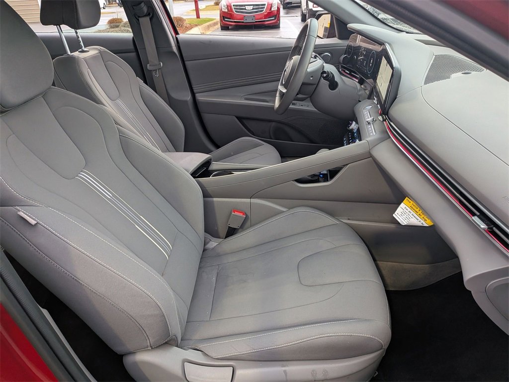 Certified 2024 Hyundai Elantra SEL w/ Convenience Package image 22