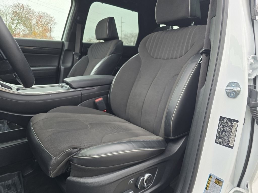 Used 2024 Hyundai Palisade Calligraphy image 24