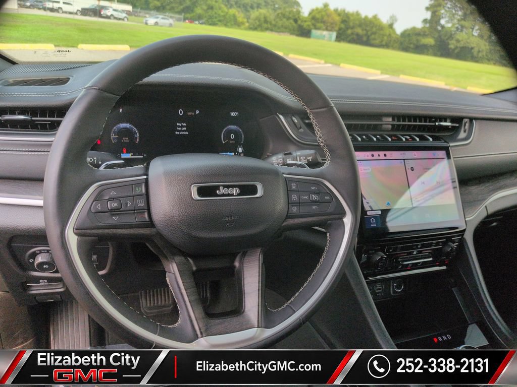 Used 2024 Jeep Grand Cherokee Limited w/ Trailer Tow Package AWD/4WD image 22