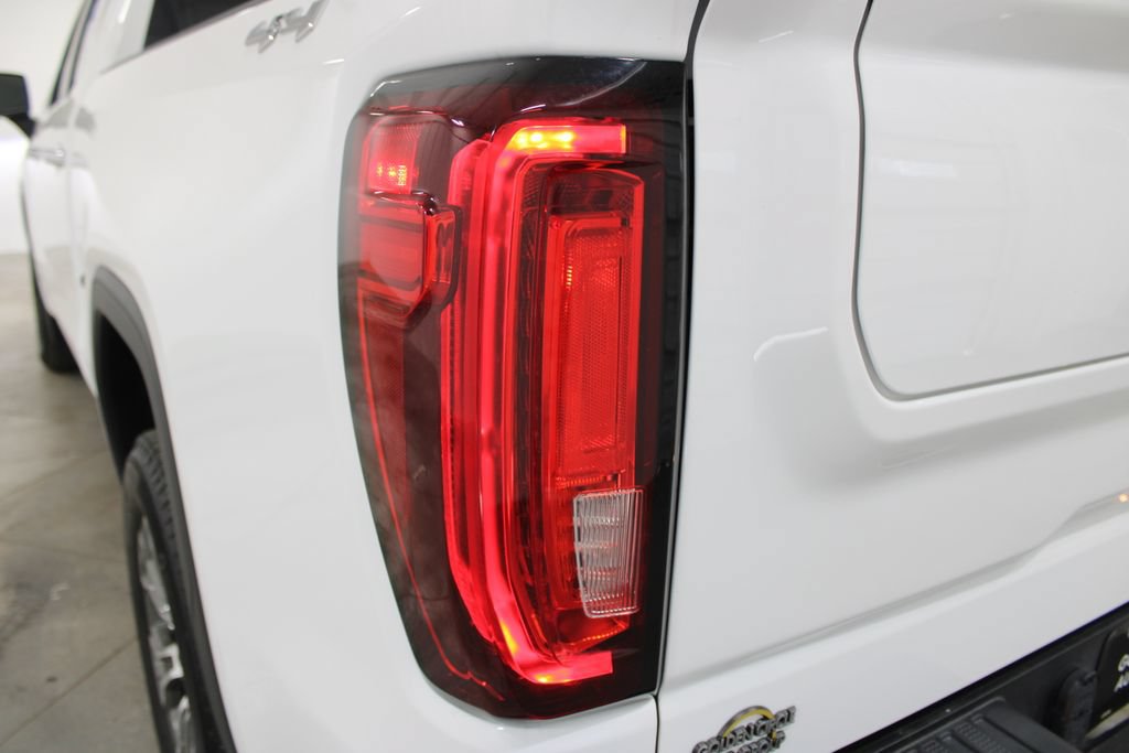 Used 2025 GMC Sierra 1500 SLT AWD/4WD image 27