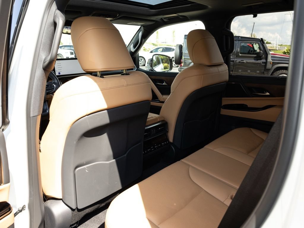 Used 2025 Lexus LX 600 4WD w/ Accessory Package (2T) image 51