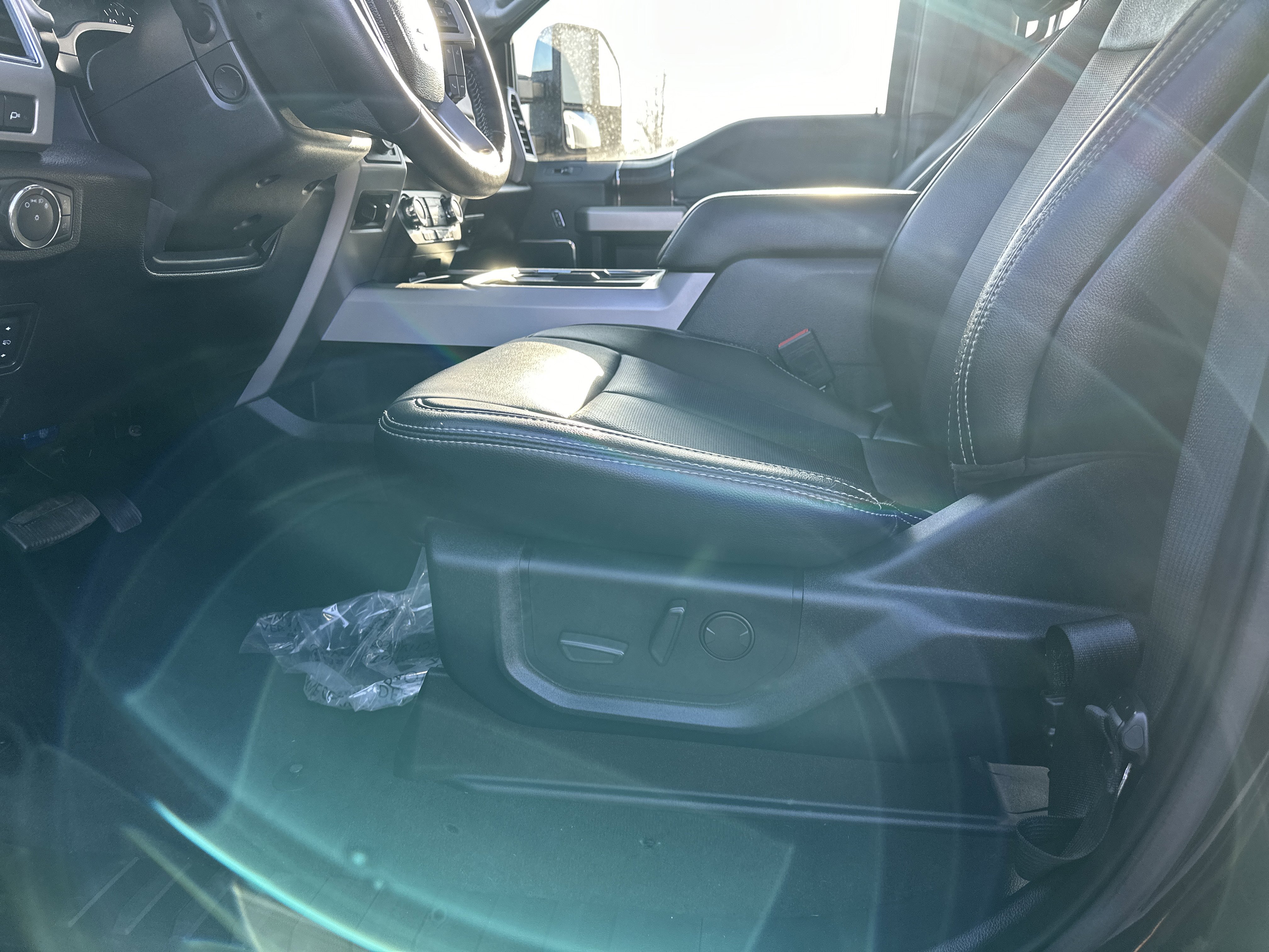 Certified 2021 Ford F250 Lariat w/ Lariat Ultimate Package image 15