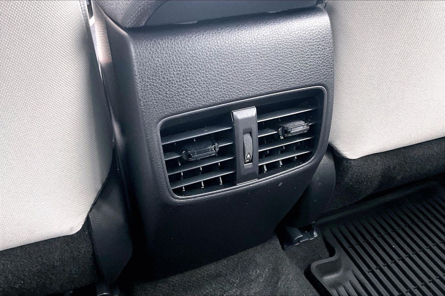 Used 2025 Toyota Corolla Cross L FWD image 31