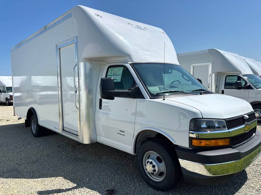 New 2026 Chevrolet Express 4500 w/ Power Convenience Package RWD image 2