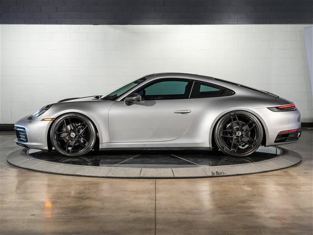 Used 2021 Porsche 911 Carrera 4 AWD/4WD image 2