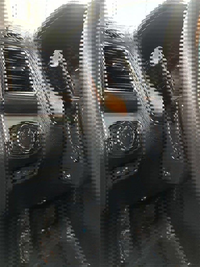 Used 2016 Ford Explorer Platinum image 16