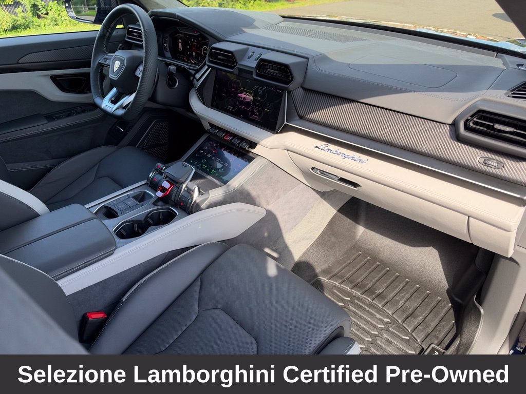 Used 2025 Lamborghini Urus SE AWD/4WD image 40