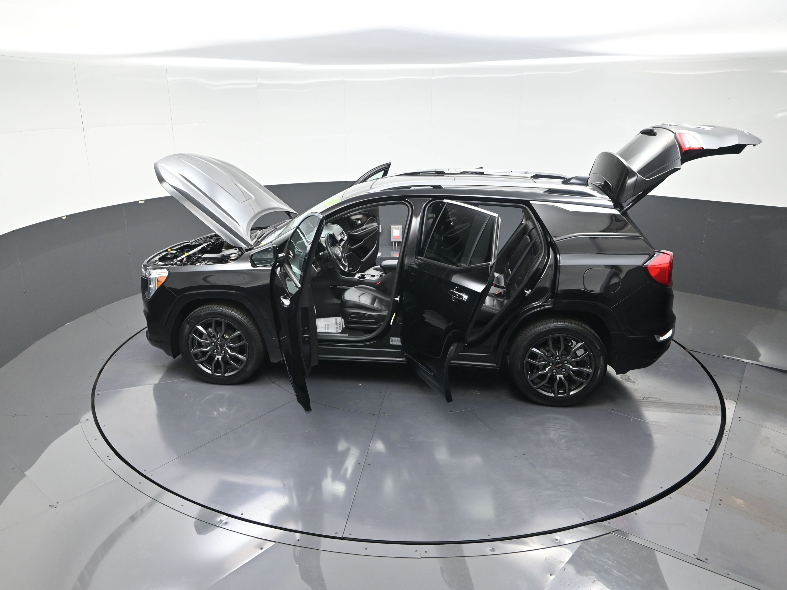 Used 2023 GMC Terrain Denali w/ Black Diamond Edition image 15