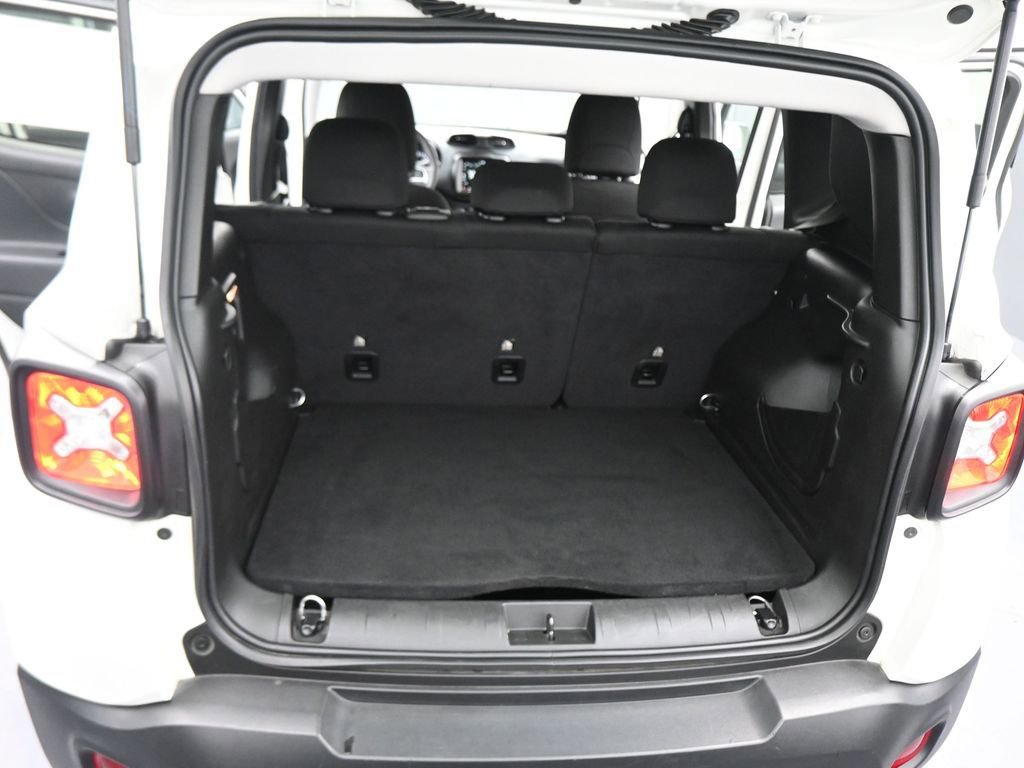 Used 2023 Jeep Renegade Latitude image 42