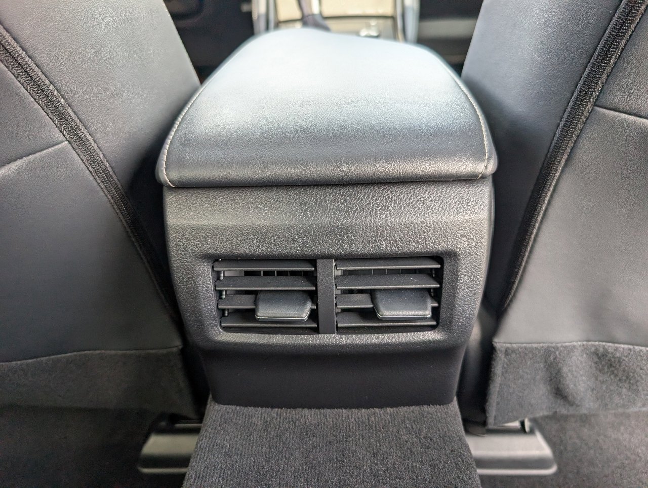 Used 2022 Lexus IS 300 w/ Premium Package image 7