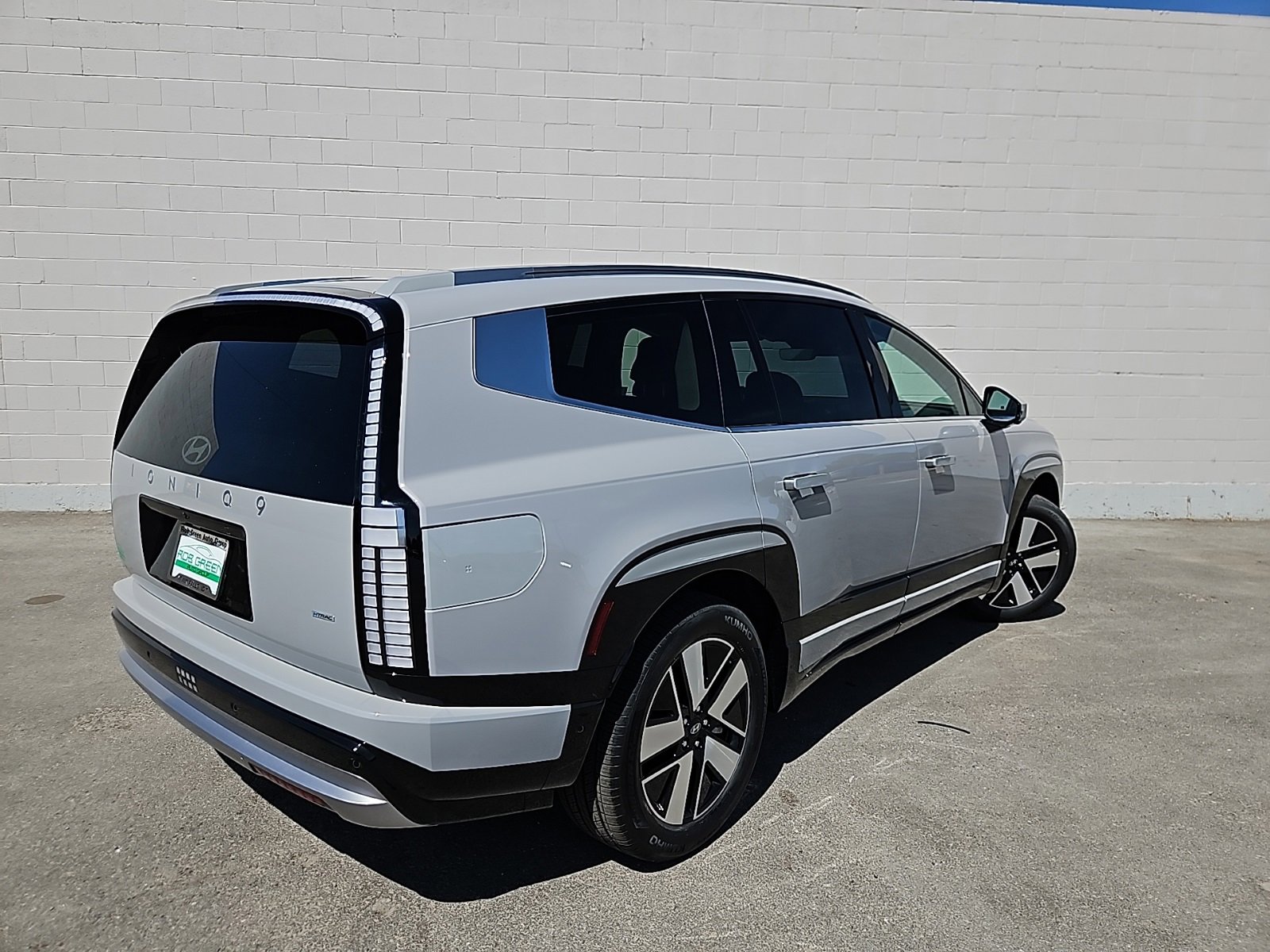 New 2026 Hyundai Ioniq 9 SEL image 4