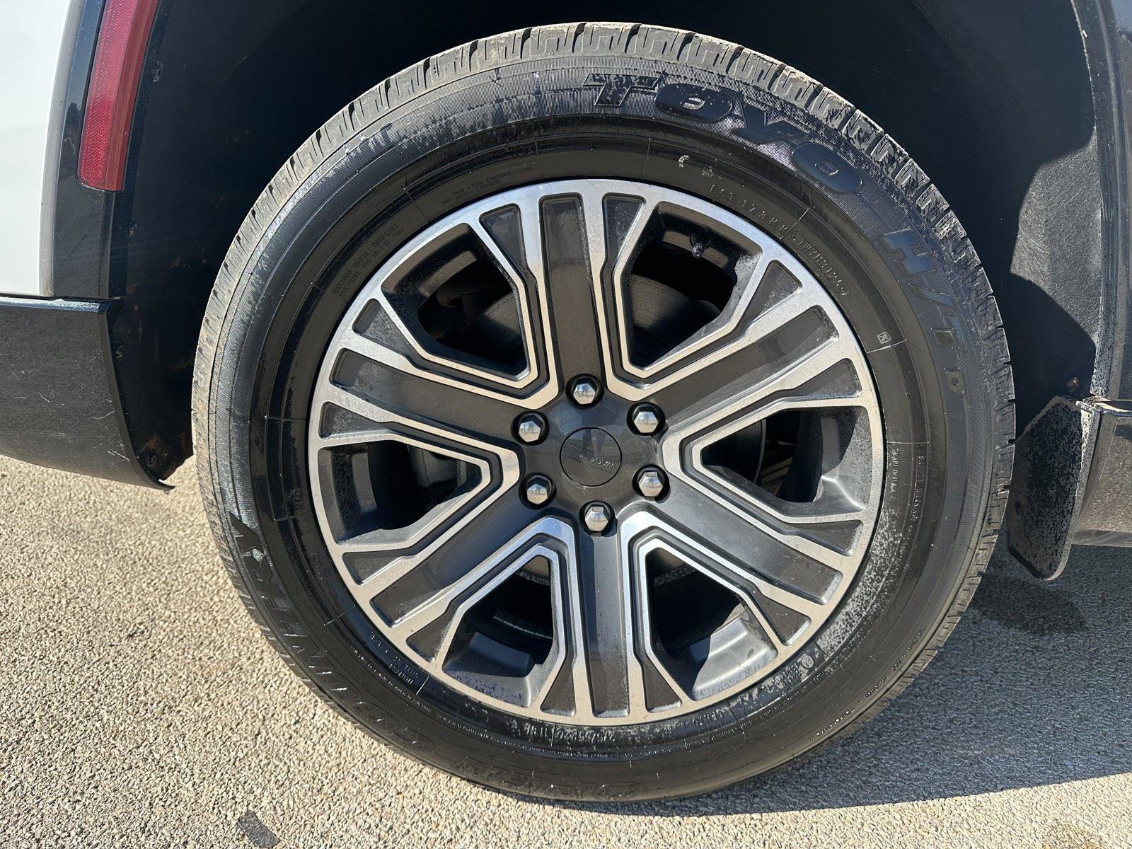 Used 2024 Jeep Wagoneer L Series II image 34