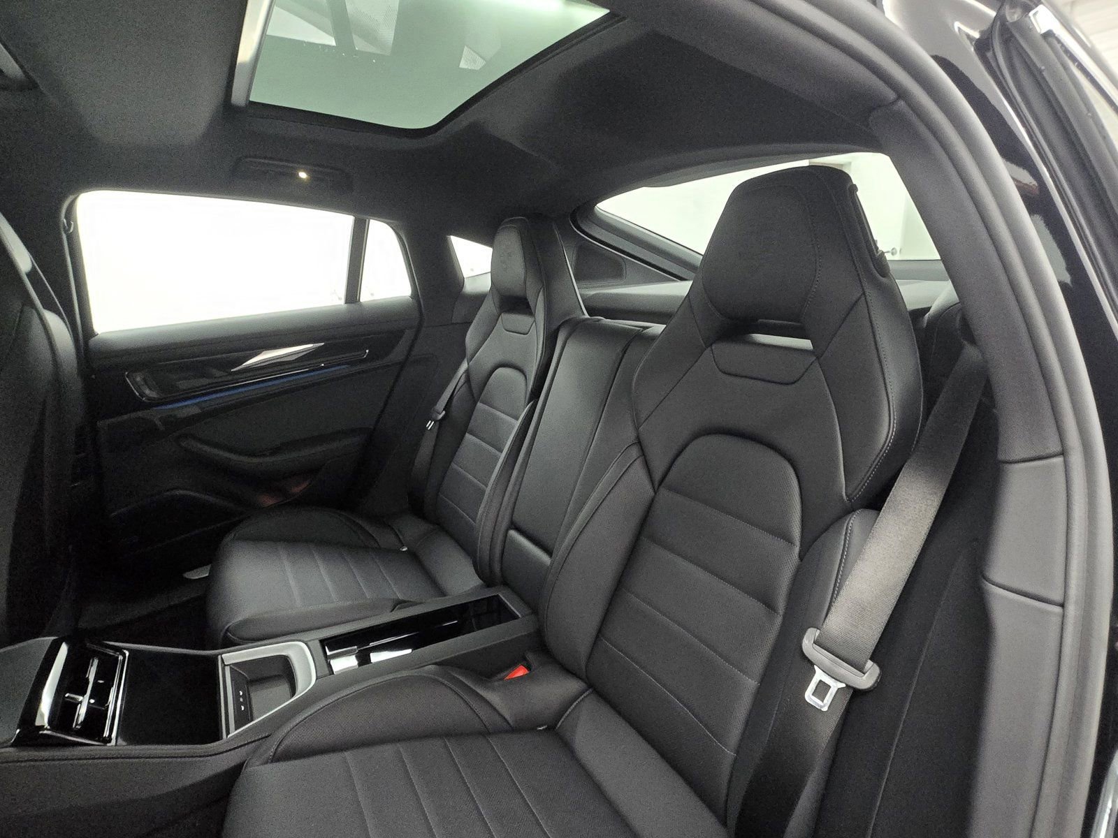 New 2026 Porsche Panamera image 13