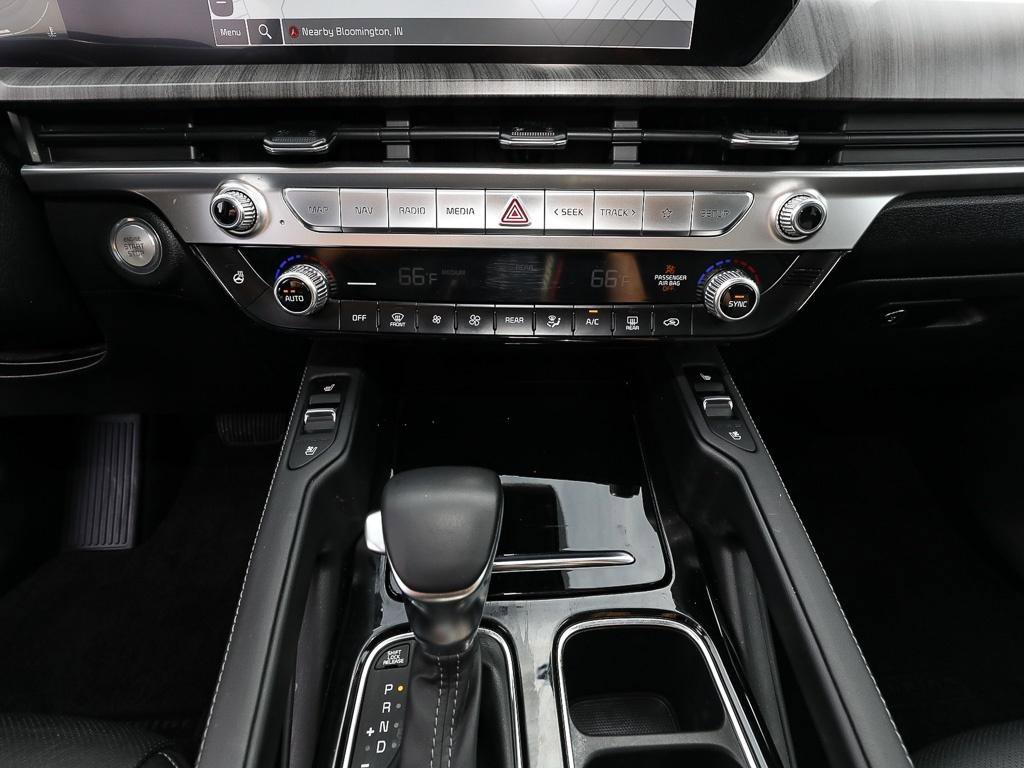 Used 2023 Kia Telluride EX w/ EX Captain's Chair Package AWD/4WD image 19