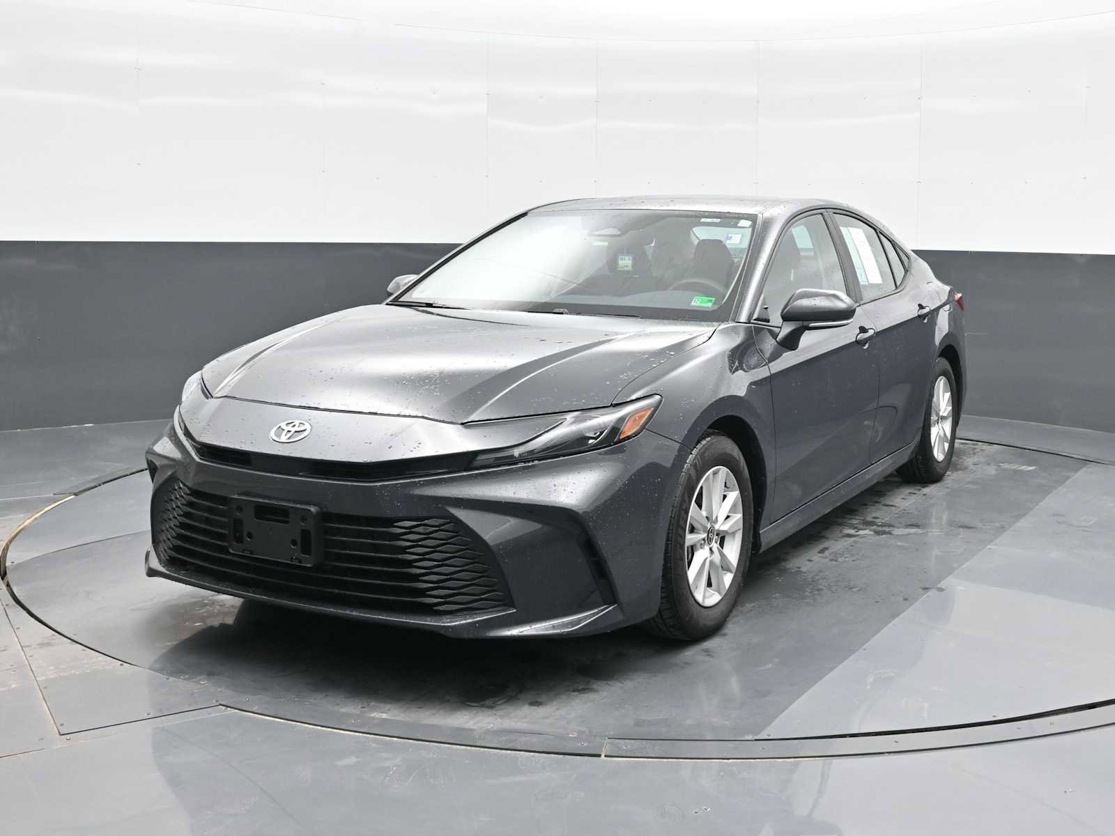 Used 2025 Toyota Camry LE image 6