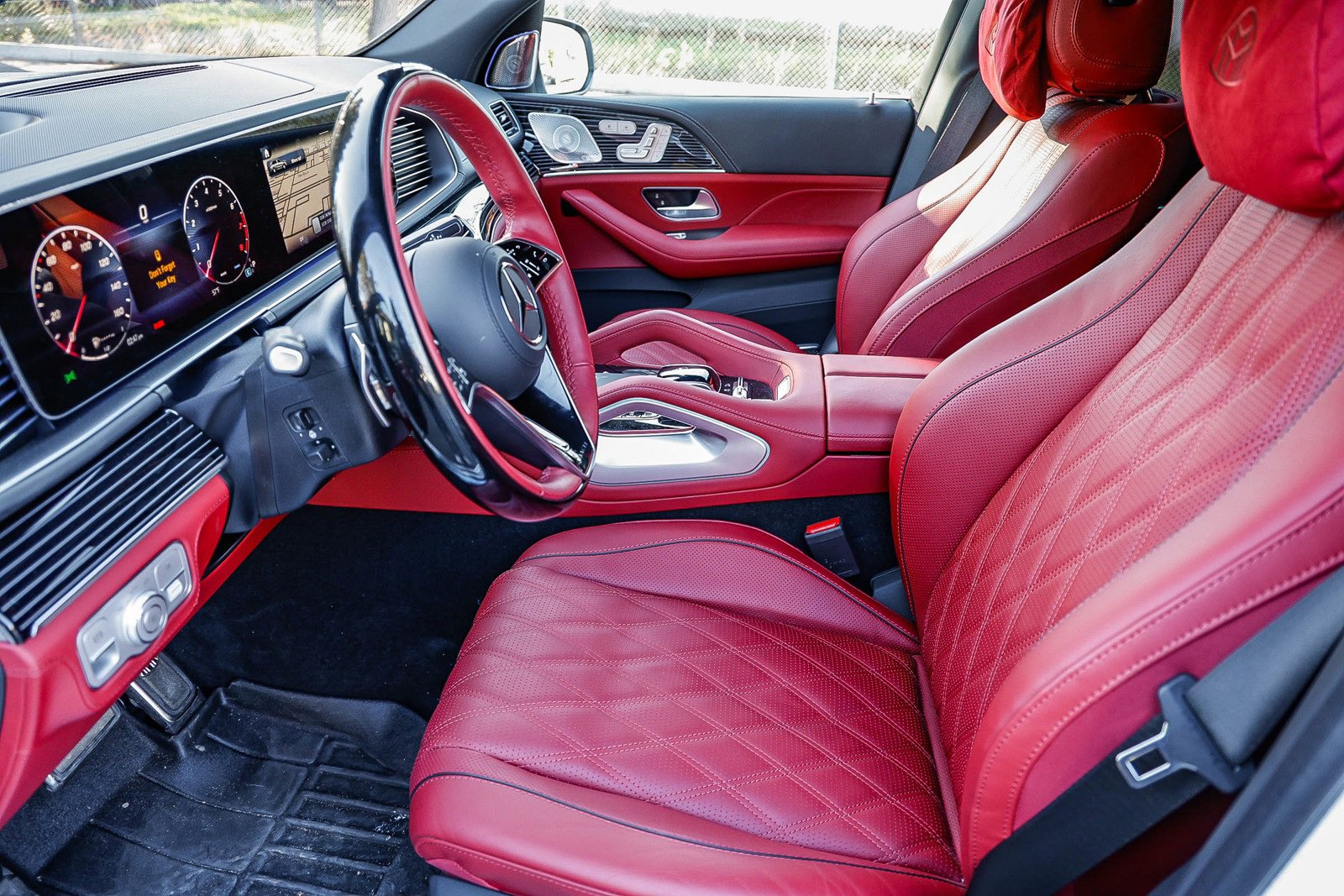 Used 2025 Mercedes-Benz Maybach GLS 600 4MATIC image 23