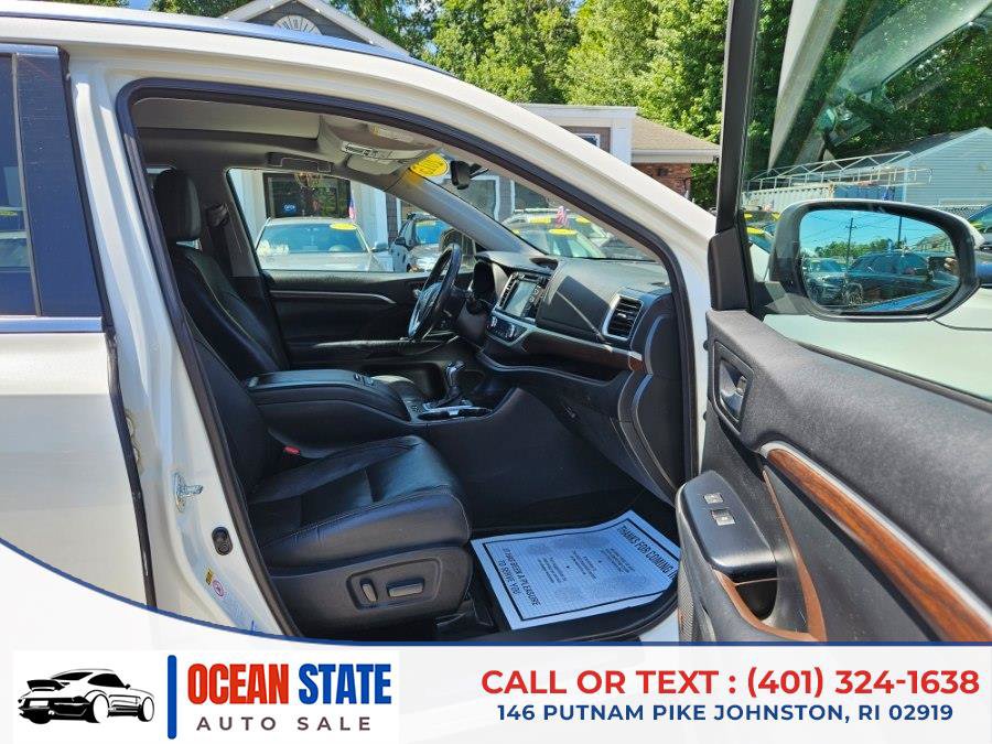 Used 2015 Toyota Highlander Limited Platinum AWD/4WD image 13