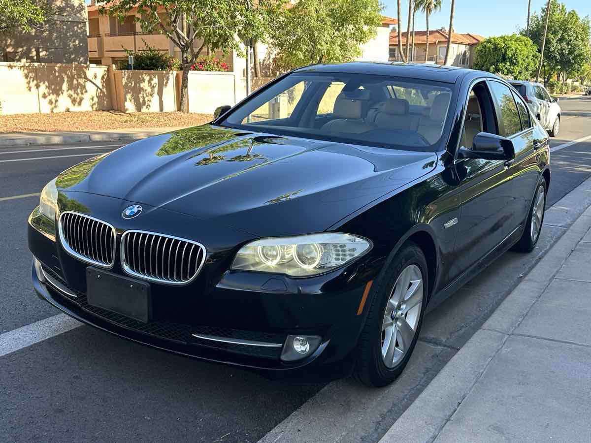 Used 2013 BMW 528i Sedan RWD image 4