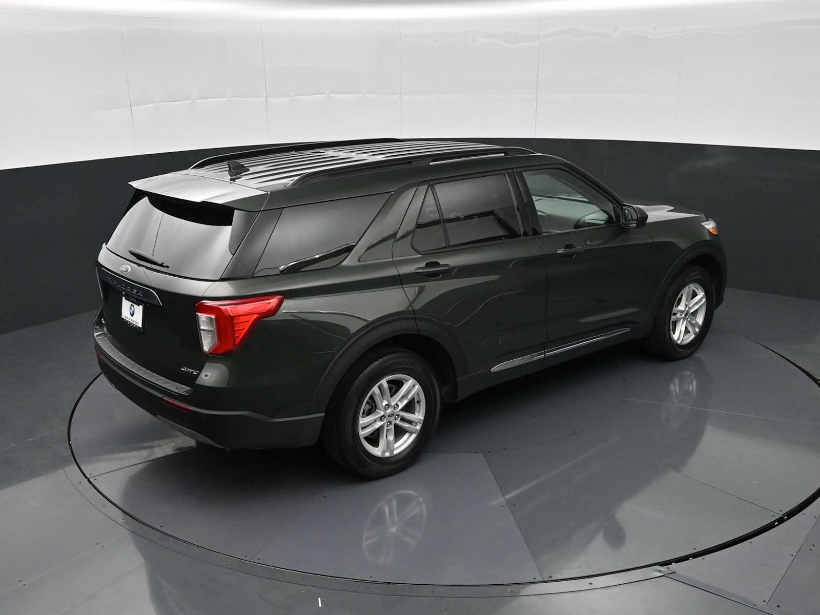 Used 2022 Ford Explorer XLT w/ Equipment Group 202A AWD/4WD image 21