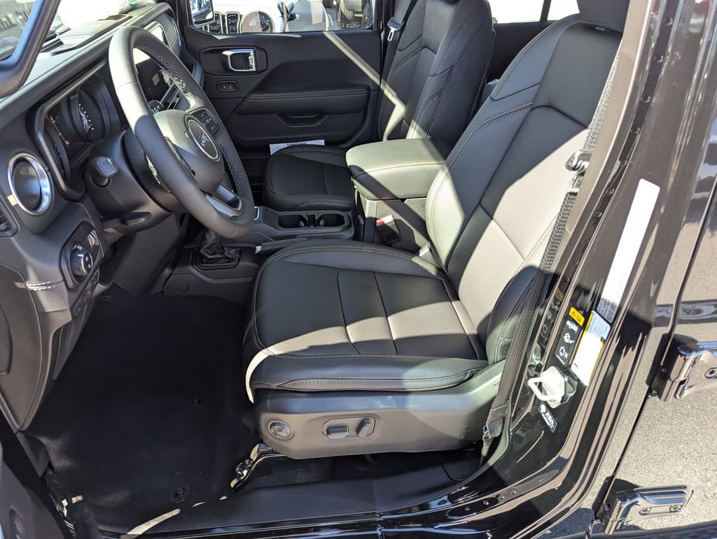 New 2026 Jeep Gladiator Sport AWD/4WD image 12