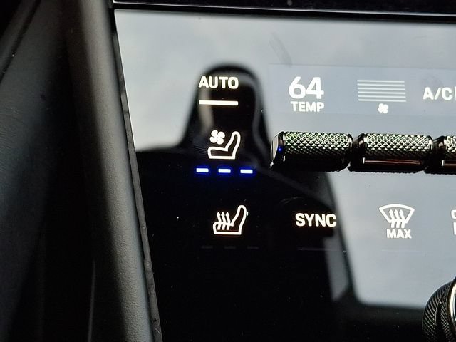 Certified 2025 Porsche Cayenne Turbo AWD/4WD image 27
