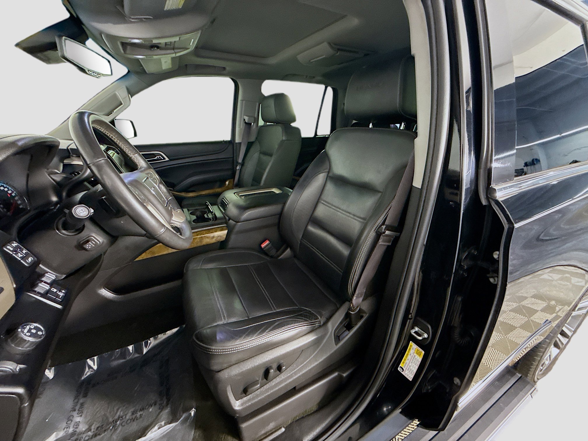Used 2017 GMC Yukon Denali w/ Open Road Package image 22