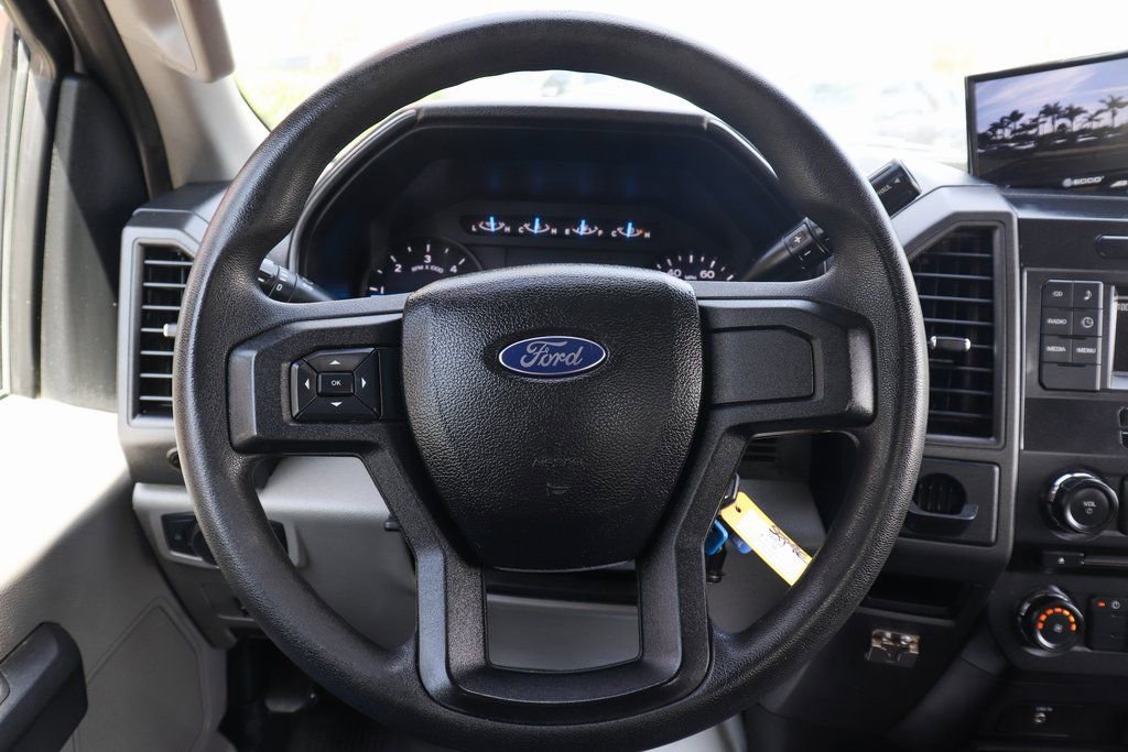 Used 2017 Ford F550 2WD Regular Cab Super Duty image 21