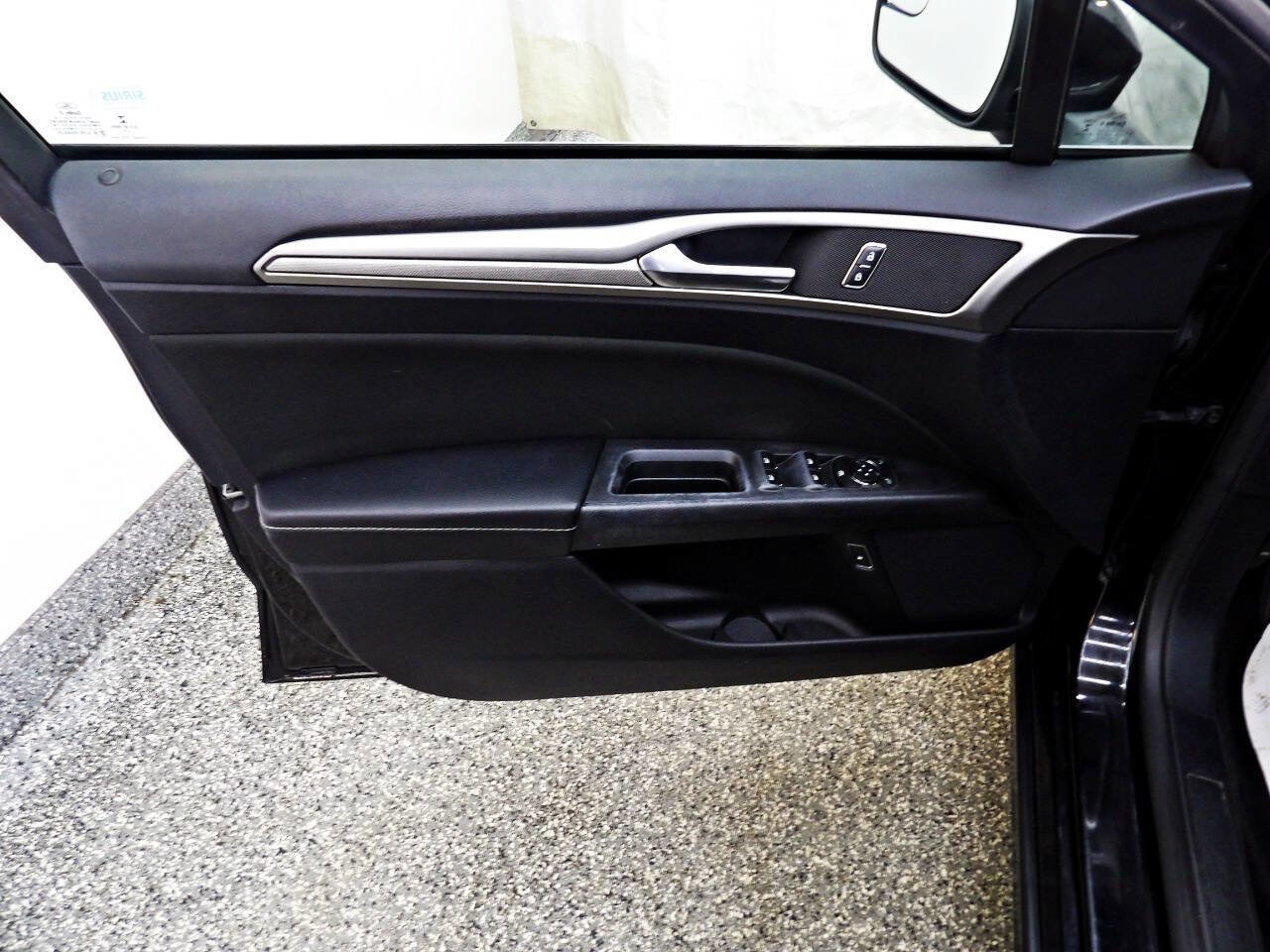 Used 2018 Ford Fusion SE image 7