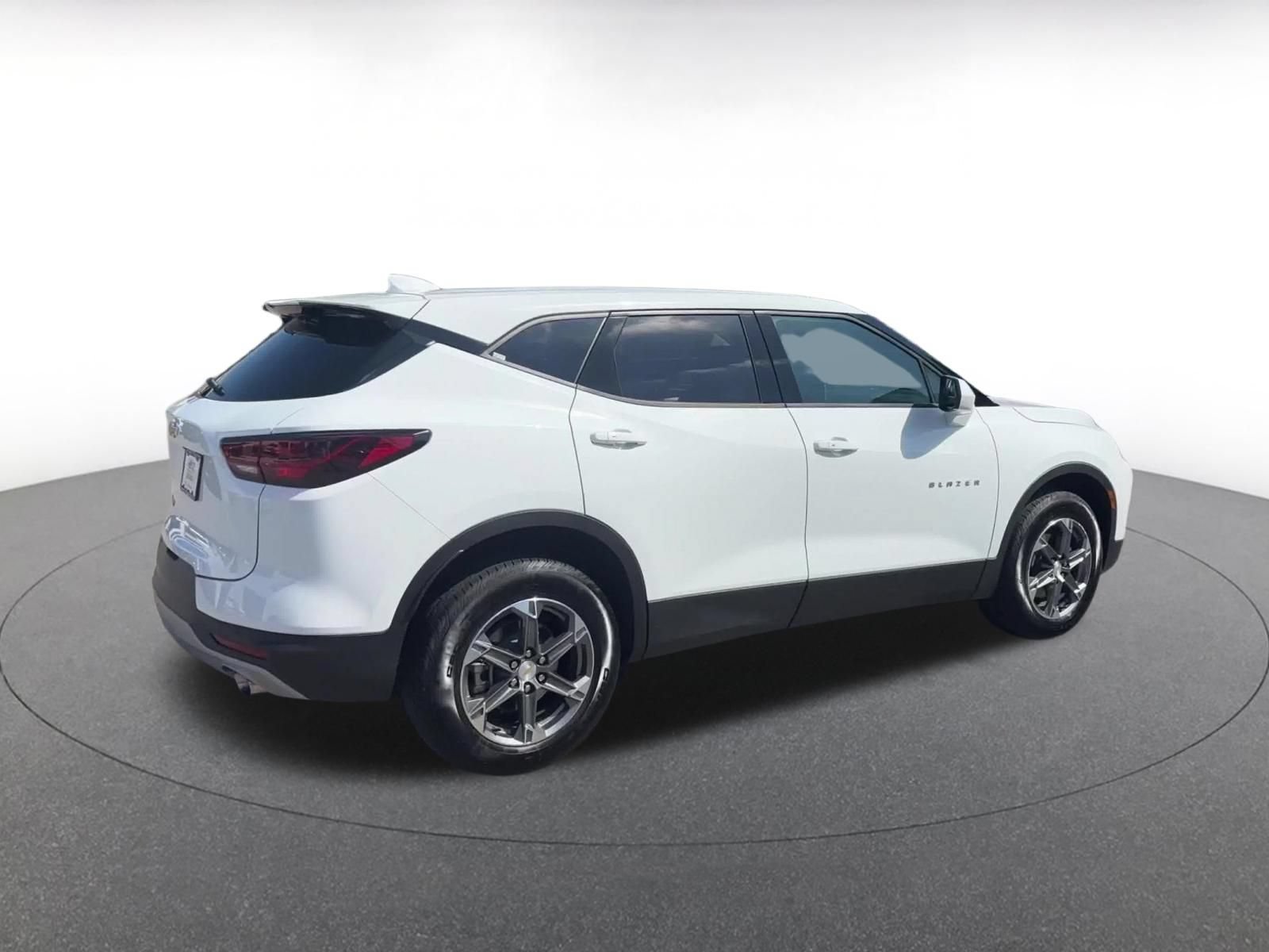 Used 2026 Chevrolet Blazer LT FWD image 12