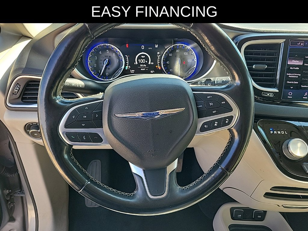 Used 2021 Chrysler Pacifica Touring-L FWD image 21