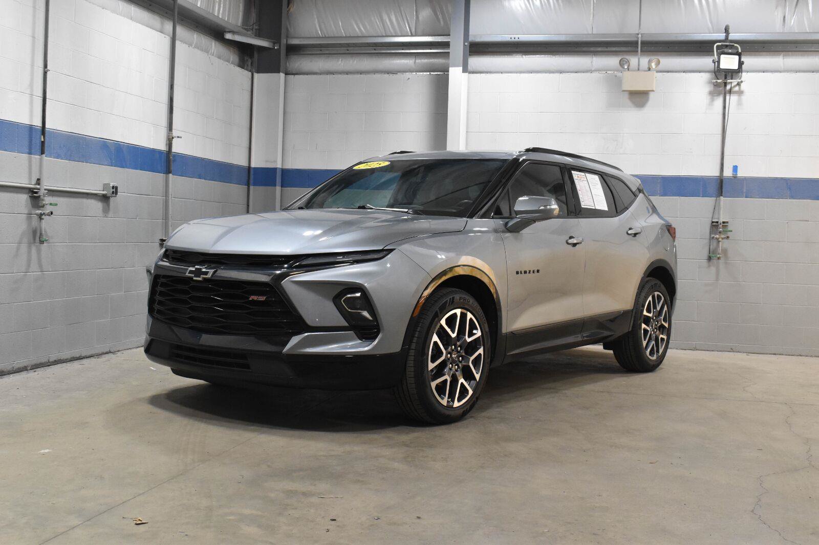 Used 2025 Chevrolet Blazer RS FWD image 2