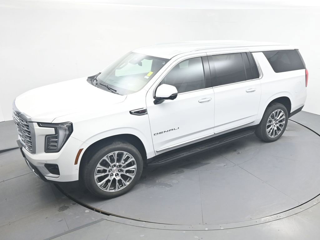 Used 2025 GMC Yukon XL Denali AWD/4WD image 4