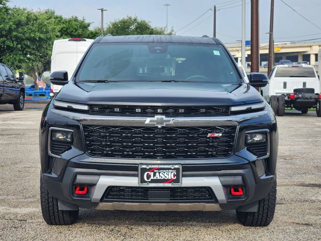 Used 2025 Chevrolet Traverse Z71 AWD/4WD image 2