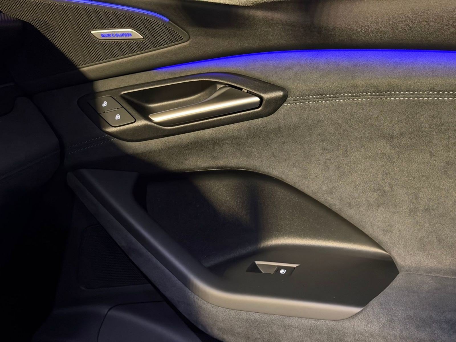 New 2027 Audi SQ6 e-tron Prestige AWD/4WD image 27