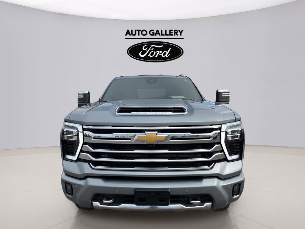 Used 2024 Chevrolet Silverado 3500 High Country w/ High Country Premium Package AWD/4WD video 2