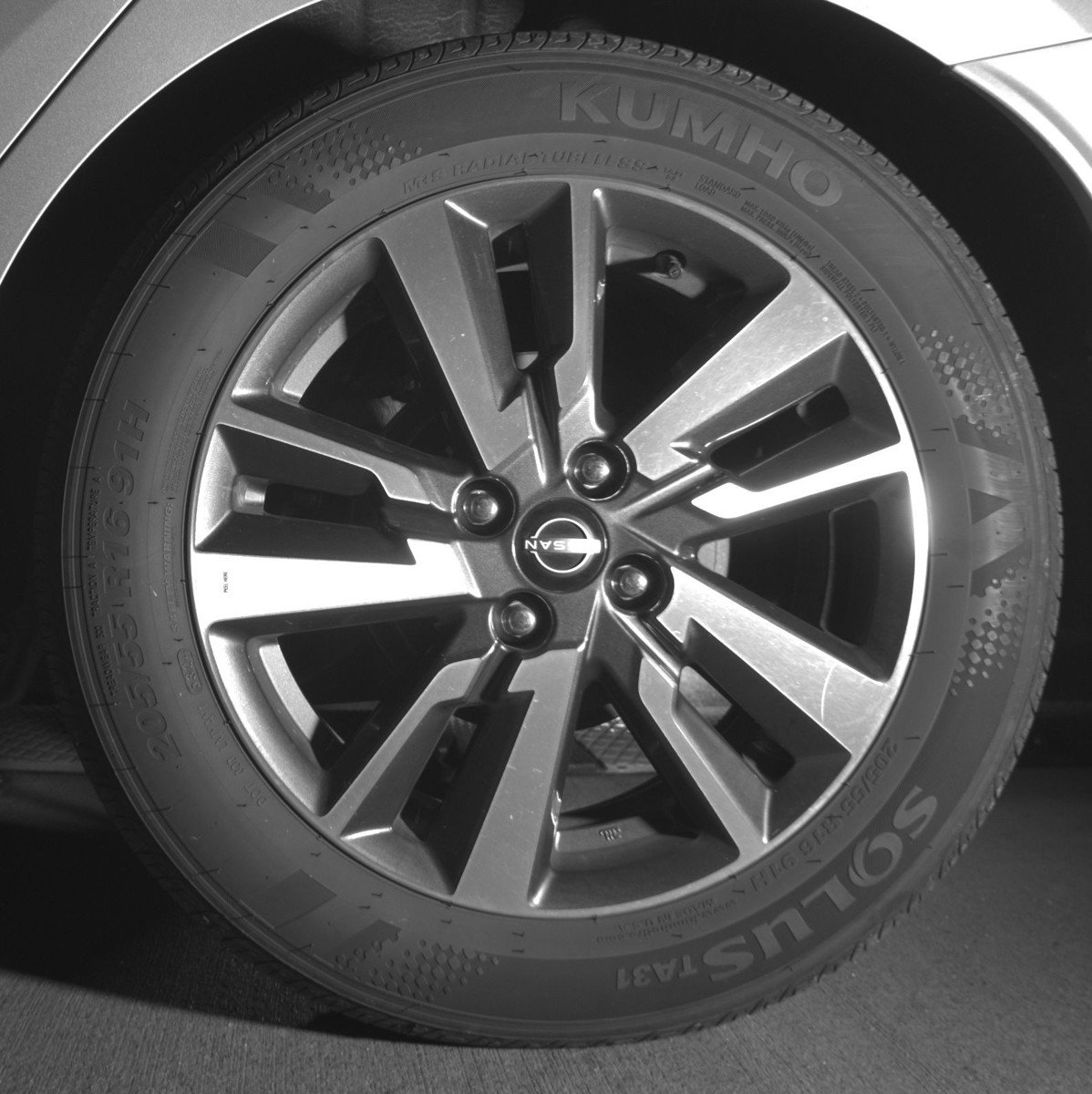 Used 2025 Nissan Versa SV image 14