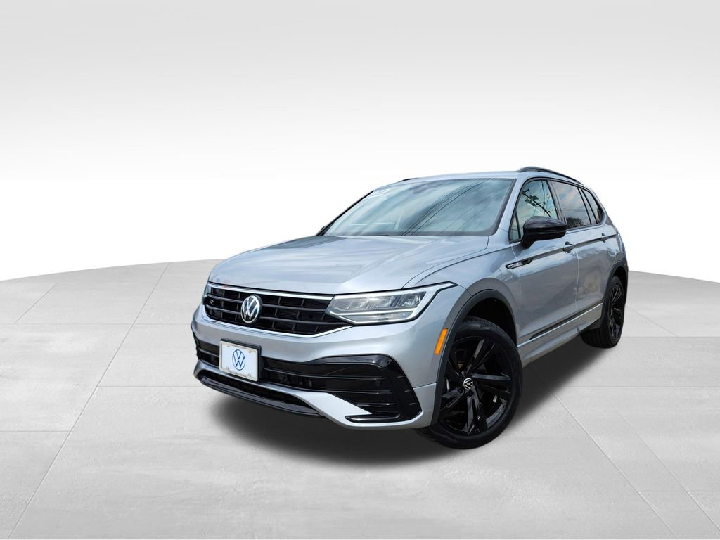 Used 2023 Volkswagen Tiguan SE R-Line image 3