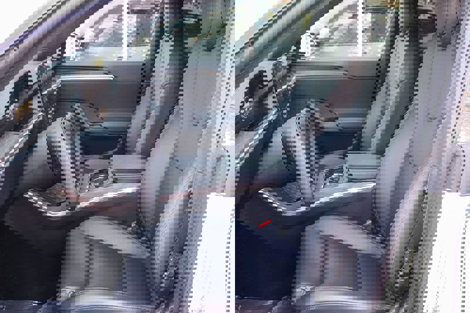 Used 2022 Tesla Model S image 16