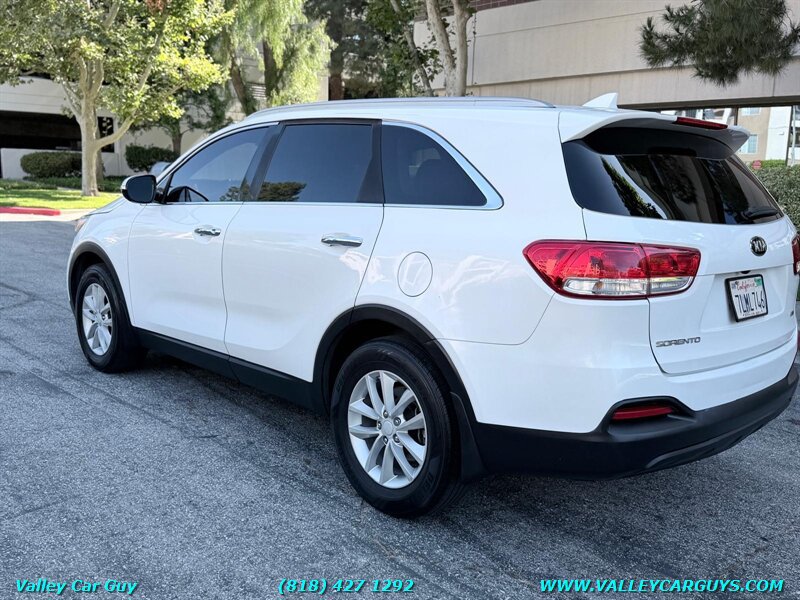 Used 2016 Kia Sorento FWD image 6