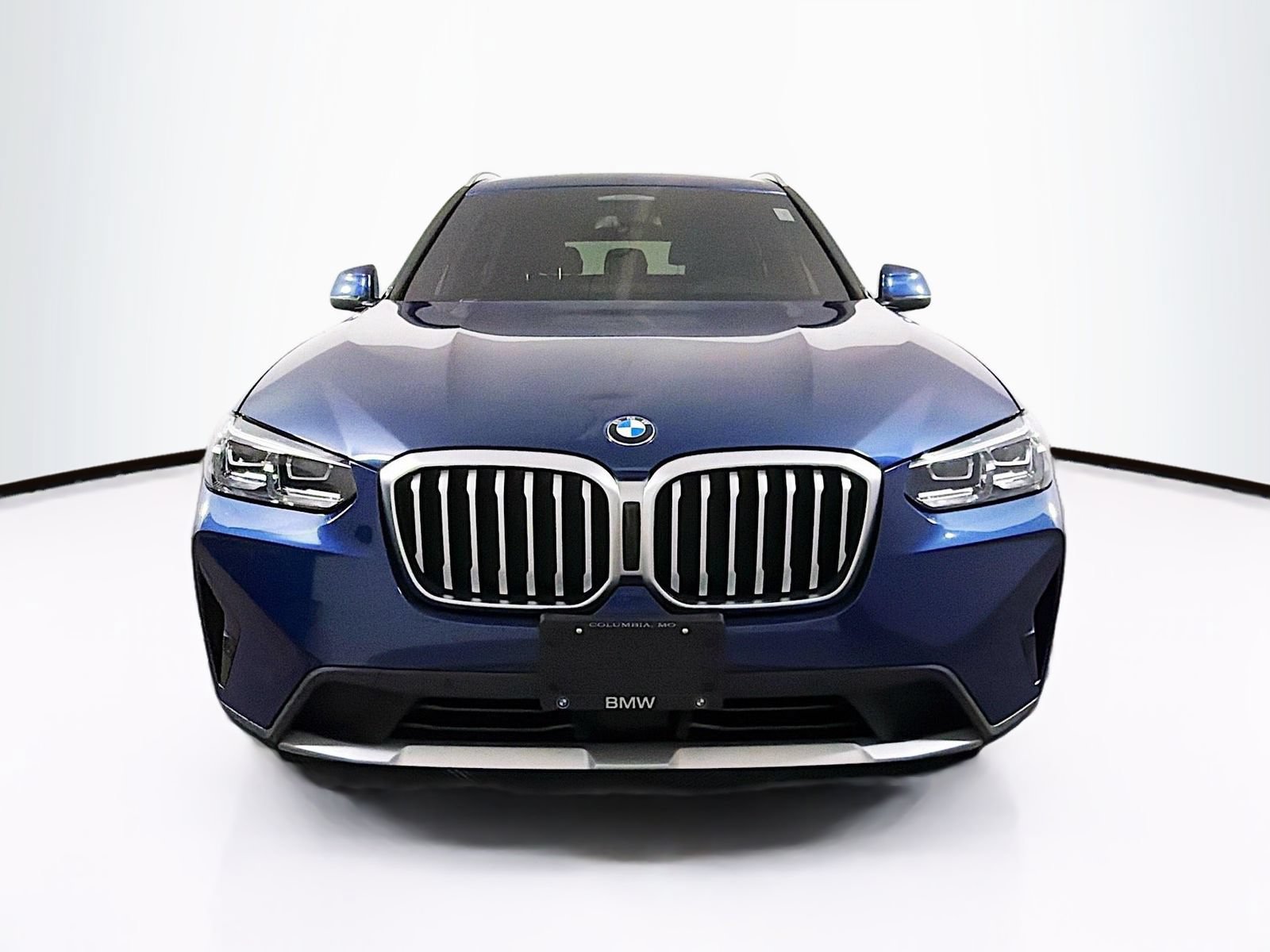 Used 2023 BMW X3 xDrive30i w/ Premium Package w/ZPA AWD/4WD image 2