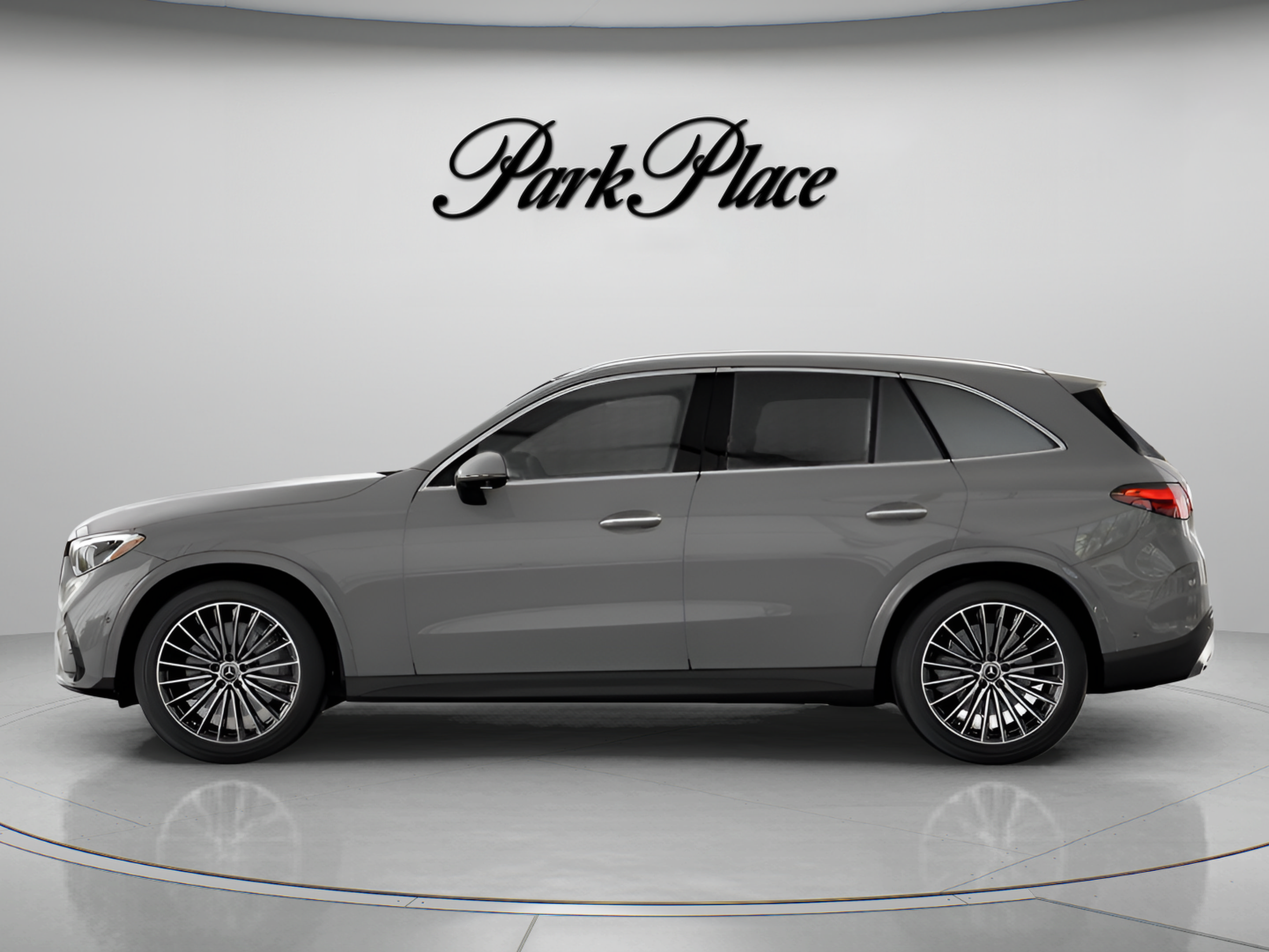 Used 2026 Mercedes-Benz GLC 300 image 8